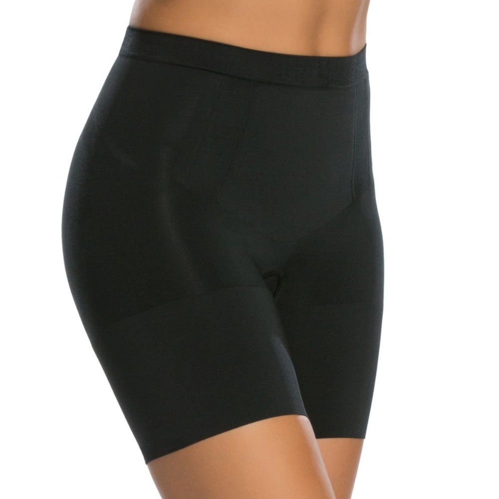 🖤Spanx OnCore Mid Thigh Shaper Shorts